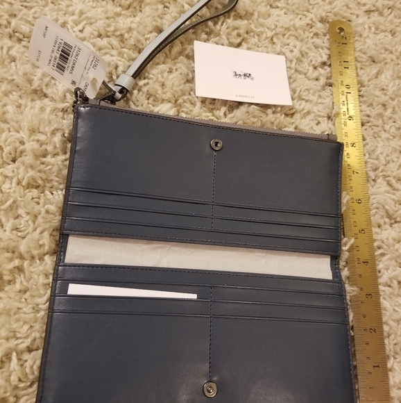 NWT Colorblock COACH Double Zip Wristlet - Picture 4 of 5